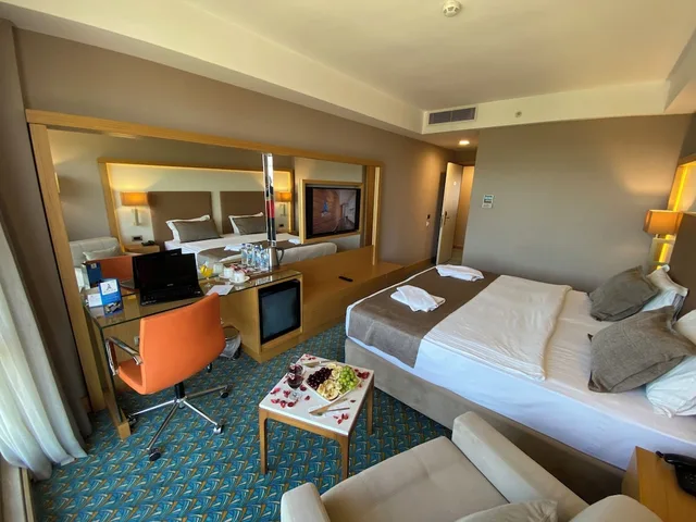 غرفة ديلوكس بسرير كوين بإطلالة على البحر مع أريكة، Blue Sea Hotel 5/8
