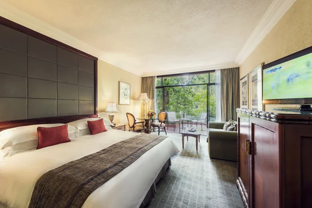 غرفة سوبيريور فاخرة عائلية بسرير كينج مع أريكة، The Cascades Hotel At Sun City Resort 2/4