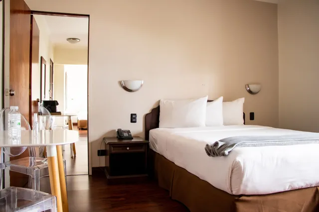 Connecting, Family Suite, 1 Double and 2 Queen Beds, Parque Del Lago Hotel 8/10