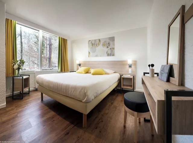 Design, Premium, Cottage, 1 Double and 4 Single Beds، CENTER PARCS LES BOIS FRANCS 2/3