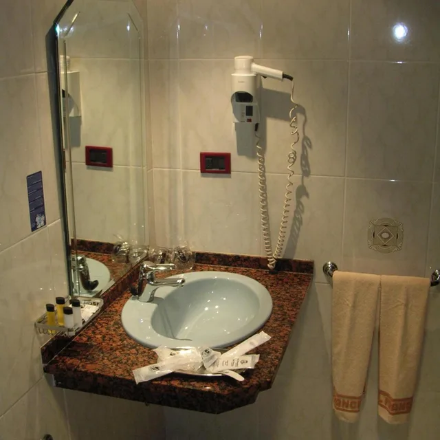غرفة مفردة، HOTEL FRANCISCO II 3/3