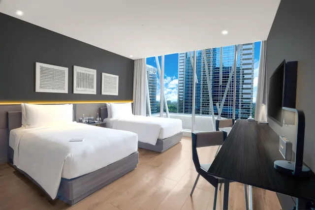Deluxe, Twin Beds, City View, Discovery SCBD 1/4