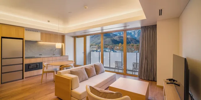 غرفة ديلوكس بسريرين منفصلين مع أريكة، HOTEL LA VIGNE HAKUBA by Onko Chishin 2/3