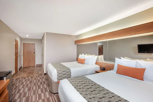 غرفة بسريرين كوين لذوي الإعاقة، Microtel Inn Suites By Wyndham Springfield 2/6