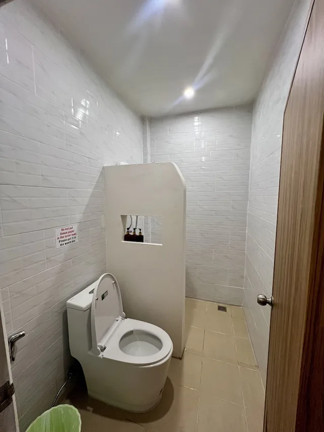 بنغل كومفورت بسرير مزدوج وسرير فردي بإطلالة على الشاطئ، Pen S Bungalow 3/4