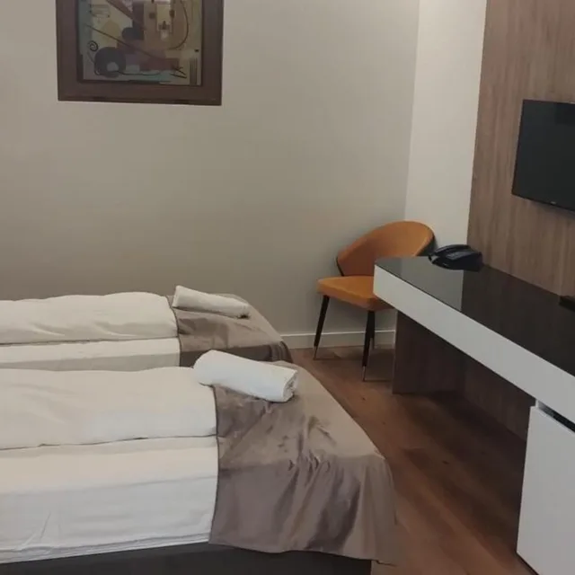 جناح بسرير كينج بإطلالة على المسبح، Dana 2 4/10