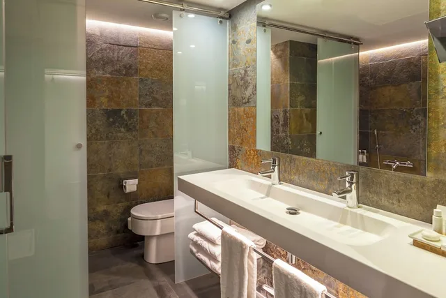 غرفة كلاسيكية بسريرين منفصلين، Gran Derby Suite Hotel 3/4