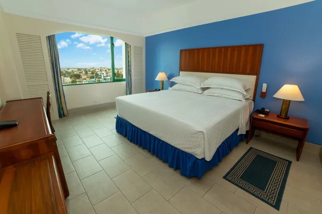 جناح بسرير كينج بإطلالة على المدينة، Barcelo Colon Miramar 3/6