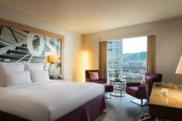 غرفة سوبيريور بسرير كينج في طابق مرتفع، RENAISSANCE ZURICH TOWER HOTEL 2/8