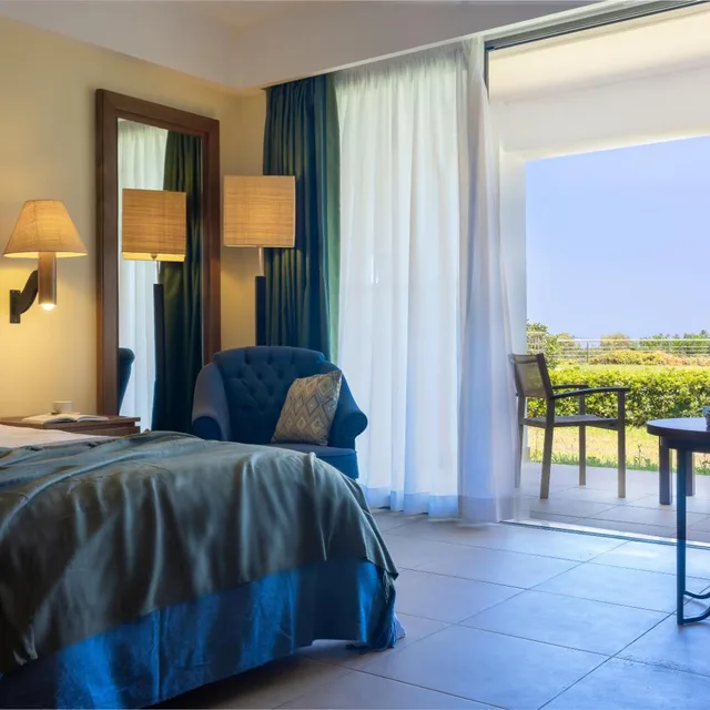 غرفة ديلوكس بسرير مزدوج بإطلالة على الحديقة، Giannoulis Cavo Spada Luxury Sports and Leisure Resort 3/5