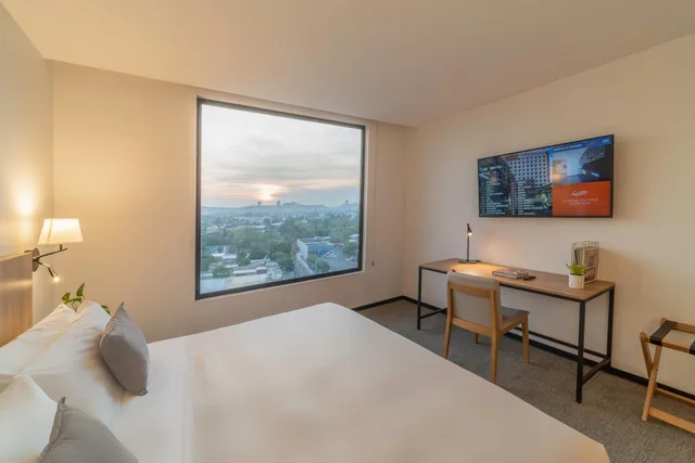غرفة ديلوكس بسرير كينج، Stadia Suites Queretaro 2/6