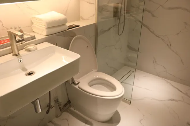 غرفة عائلية بسريرين كوين، Red Hotel Cubao 5/6