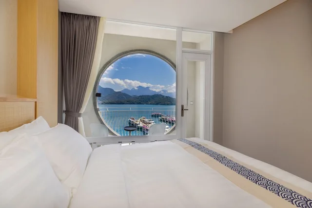 غرفة قياسية بسرير كوين بإطلالة على البحيرة، Sun Moon Lake Apollo Resort Hotel 4/7