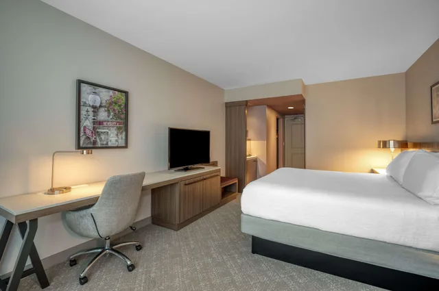 غرفة بريميوم، Hilton Garden Inn Boston Logan Airport 3/7