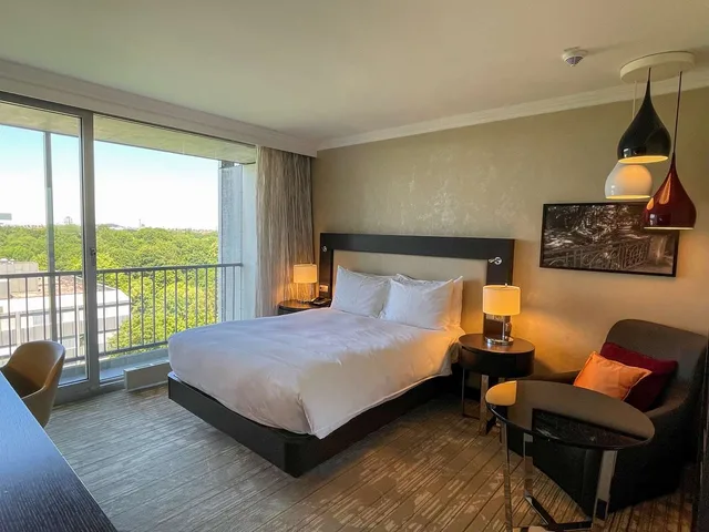 غرفة بسرير كوين، Hilton Munich Park 1/4