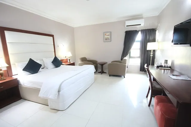 جناح عائلي بسرير كينج وسرير كوين، Denis Hotel 4/4