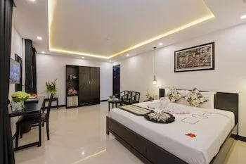 غرفة سوبيريور ركنية بسرير كينج بإطلالة على المدينة، Gem Riverside Hotel Hoi An 1/2