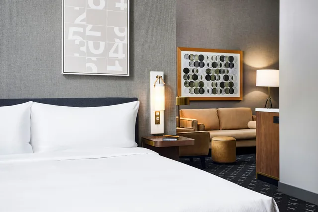 جناح جونيور بسرير كينج لذوي الإعاقة، The Slate Hotel Denver Downtown Tapestry By Hilton 2/10