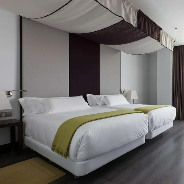 غرفة سوبيريور بسرير مزدوج أو سريرين منفصلين مع سرير إضافي، Nh Collection Santiago De Compostela Hotel 4/9