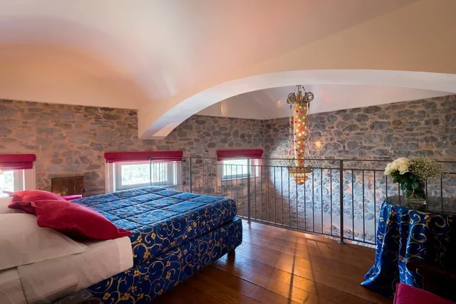 جناح ديلوكس بسرير مزدوج، Castello Di Pontebosio Luxury Resort 2/2