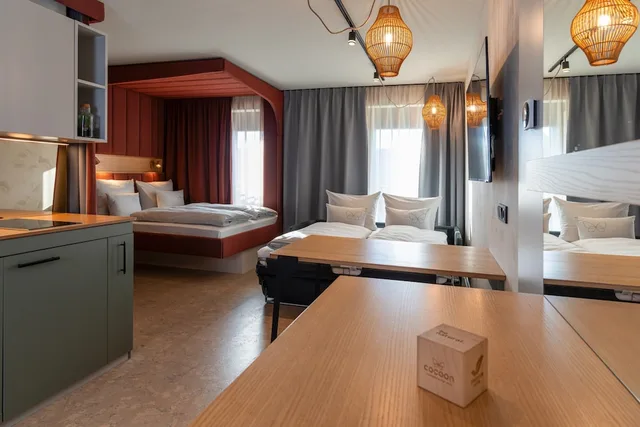 Club, House, Twin Beds, Sofa، Cocoon Theresienwiese 10/10