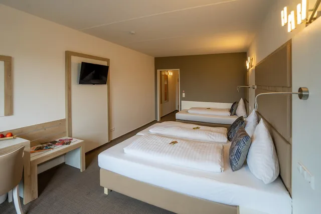 Comfort, Triple, Confour Hotel 3/10