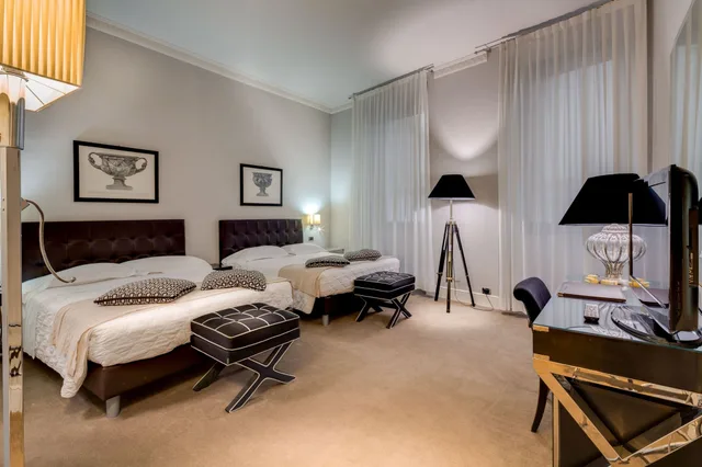 غرفة كلاسيكية رباعية، Roma Hotel 1/9