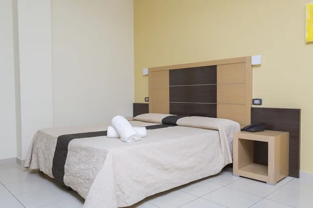 غرفة قياسية بسرير مزدوج وسرير فردي بإطلالة على المسبح، Tichos Greenblu Hotel 5/8