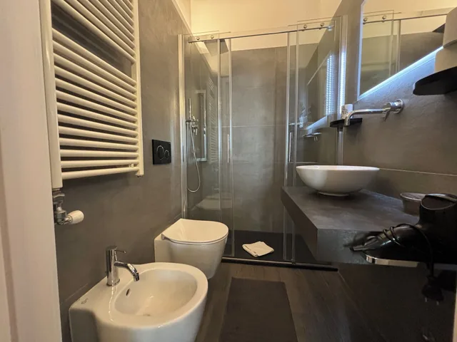 Apartment, House, Queen Bed, 2 Sofa, Kitchenette, Verona Journeys 7/10