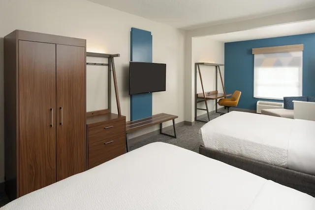 Standard, 2 Queen Beds, Extra Floor Space، Holiday Inn Express And Suites Orlando International Airport 2/6