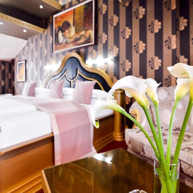 جناح رئاسي بشرفة، Prezident Hotel 4/6