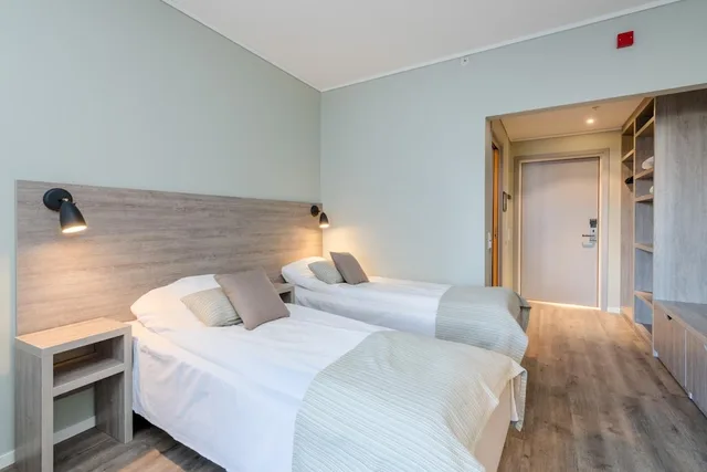 غرفة عائلية بأربعة أسرّة، Grand Hotell Egersund 1/3