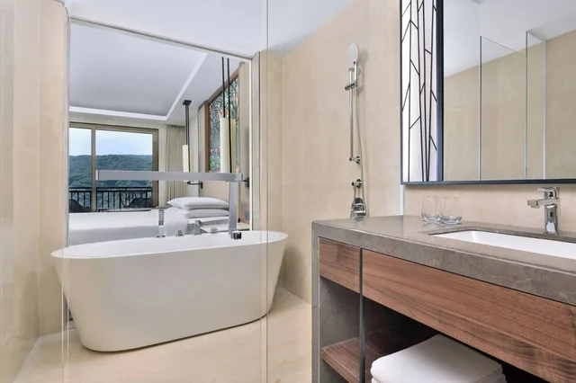 غرفة ديلوكس بسرير كينج، Courtyard by Marriott Mahabaleshwar 8/8