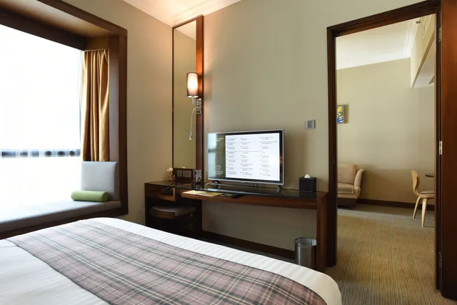 Executive, Suite, King Bed, Rosedale Hotel Hong Kong 2/4