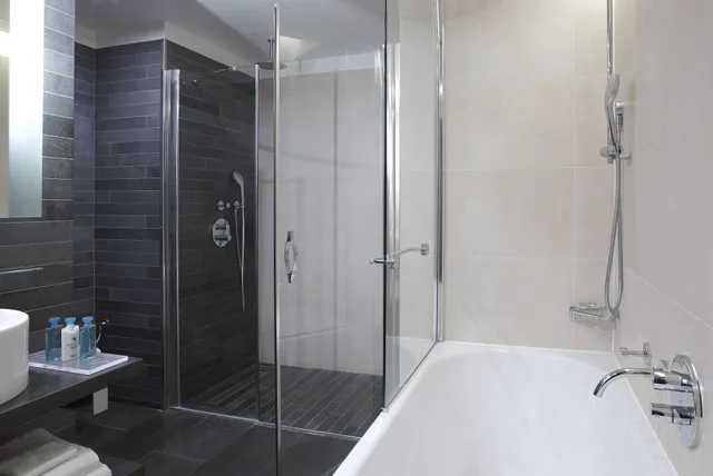 1 Bedroom, Home, Suite, Garden View، Renaissance Paris Arc de Triomphe Hotel 4/5