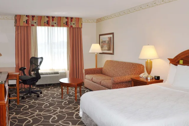 غرفة بسرير كوين، Hilton Garden Inn Gettysburg 2/7