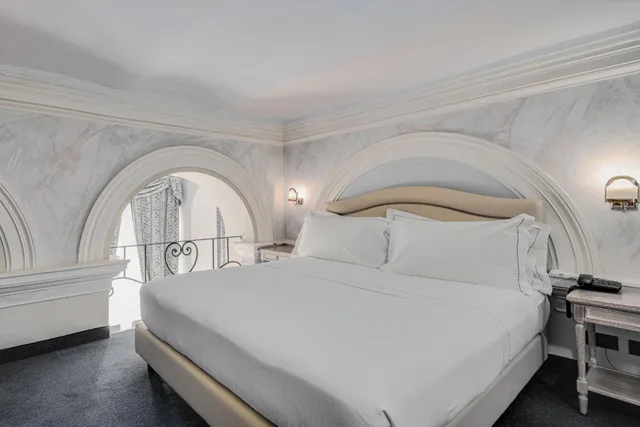 جناح دوبلكس جونيور، Hotel de La Ville 1/5