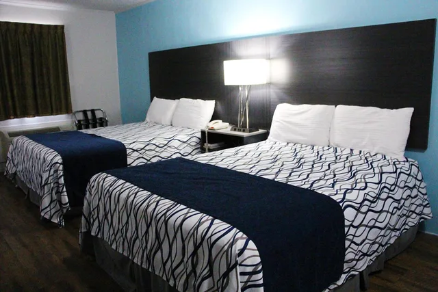 2 Queen Beds Non-Smoking, Micfridge، Motel6 New Boston, TX 4/8