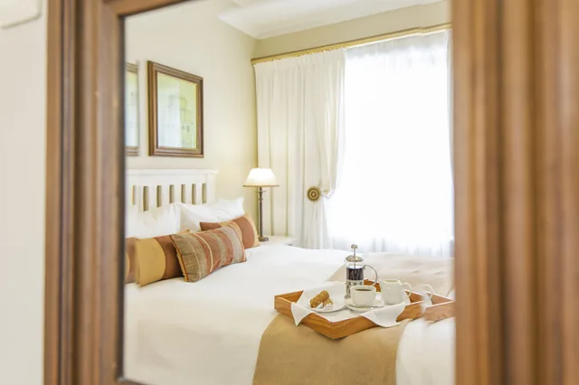 Hencil, Double Bed، Kingfisher Guesthouse 2/3