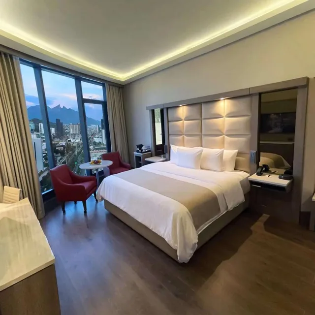 غرفة بسرير كينج بإطلالة على الجبل، Safi Royal Luxury Metropolitan 1/7