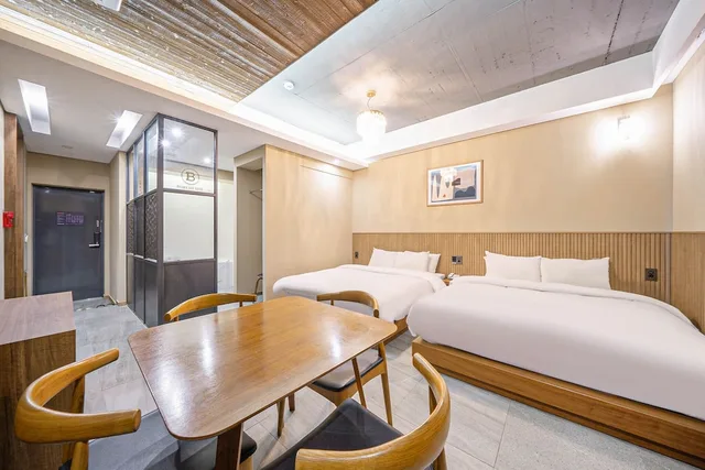 جناح بسريرين كوين، Brown-Dot Hotel Daegu Hyukshin Doshi 6/9