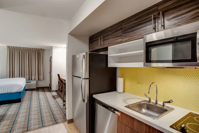 Efficiency, Suite, King Bed, Accessible, MainStay Suites Carlisle-Harrisburg 3/6