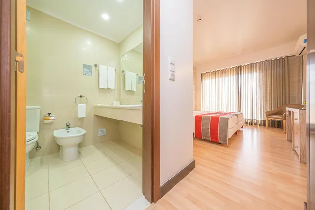 غرفة بسرير مزدوج أو سريرين منفصلين مع سرير إضافي، Hotel Melius 2/2
