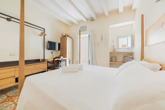 Basic, Double Bed, No Balcony, Ground Floor، Antico Mondo 4/10