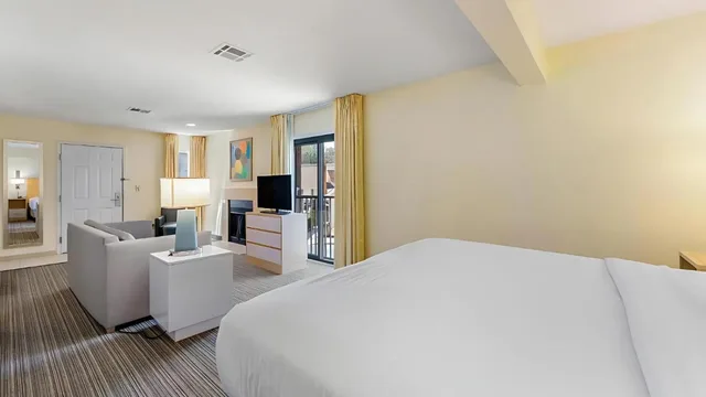 جناح استوديو بسرير كوين بحوض استحمام لذوي الإعاقة، Sonesta Es Suites Cincinnati Sharonville West 2/10