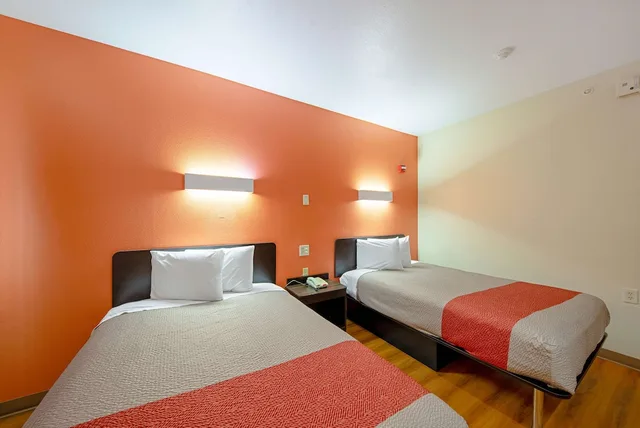 غرفة قياسية بسريرين مزدوجين لذوي الإعاقة، Motel6 Rhome, TX 3/9