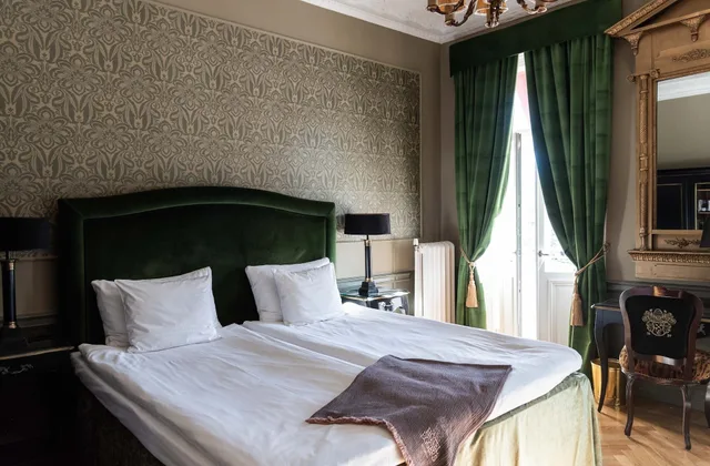 غرفة سوبيريور بسرير كينج بإطلالة على المدينة بشرفة، Hotel Eggers 1/4