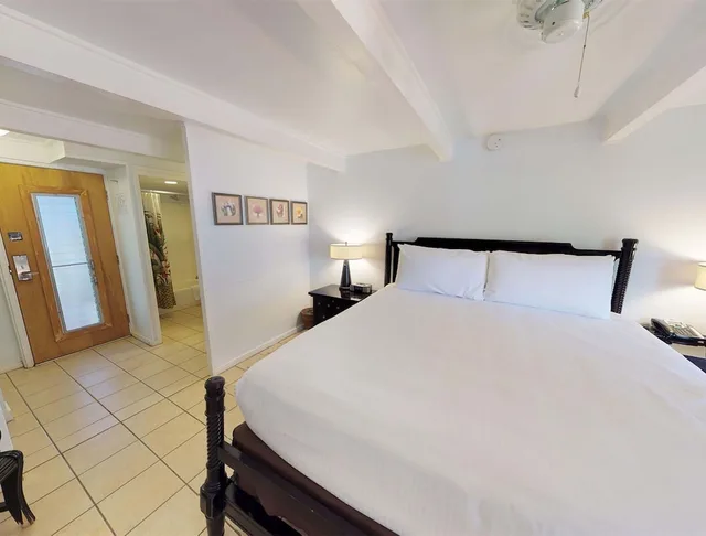 غرفة بسرير كينج بإطلالة على الحديقة، Hotel Moloka I 1/5