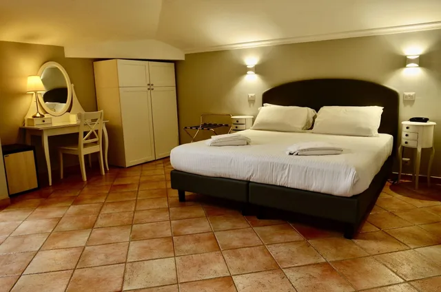 غرفة قياسية ثلاثية، Sourire Hotel 2/5
