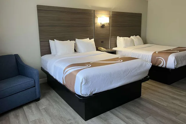 غرفة بسريرين كوين، Quality Inn & Suites Red Wing, MN 2/5